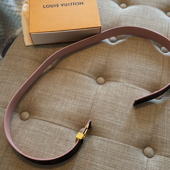 Louis Vuitton women’s belt - Picture 3 of 5